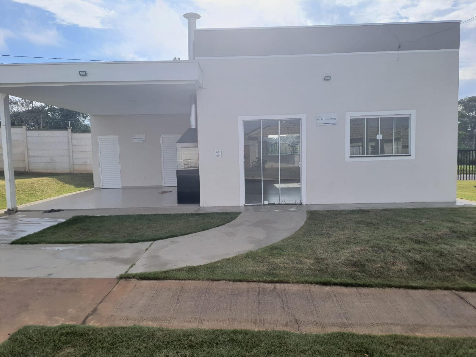 LINDA CASA NO CONDOMÍNIO PITANGUEIRAS, ABAIXO DO PREÇO DE MERCADO