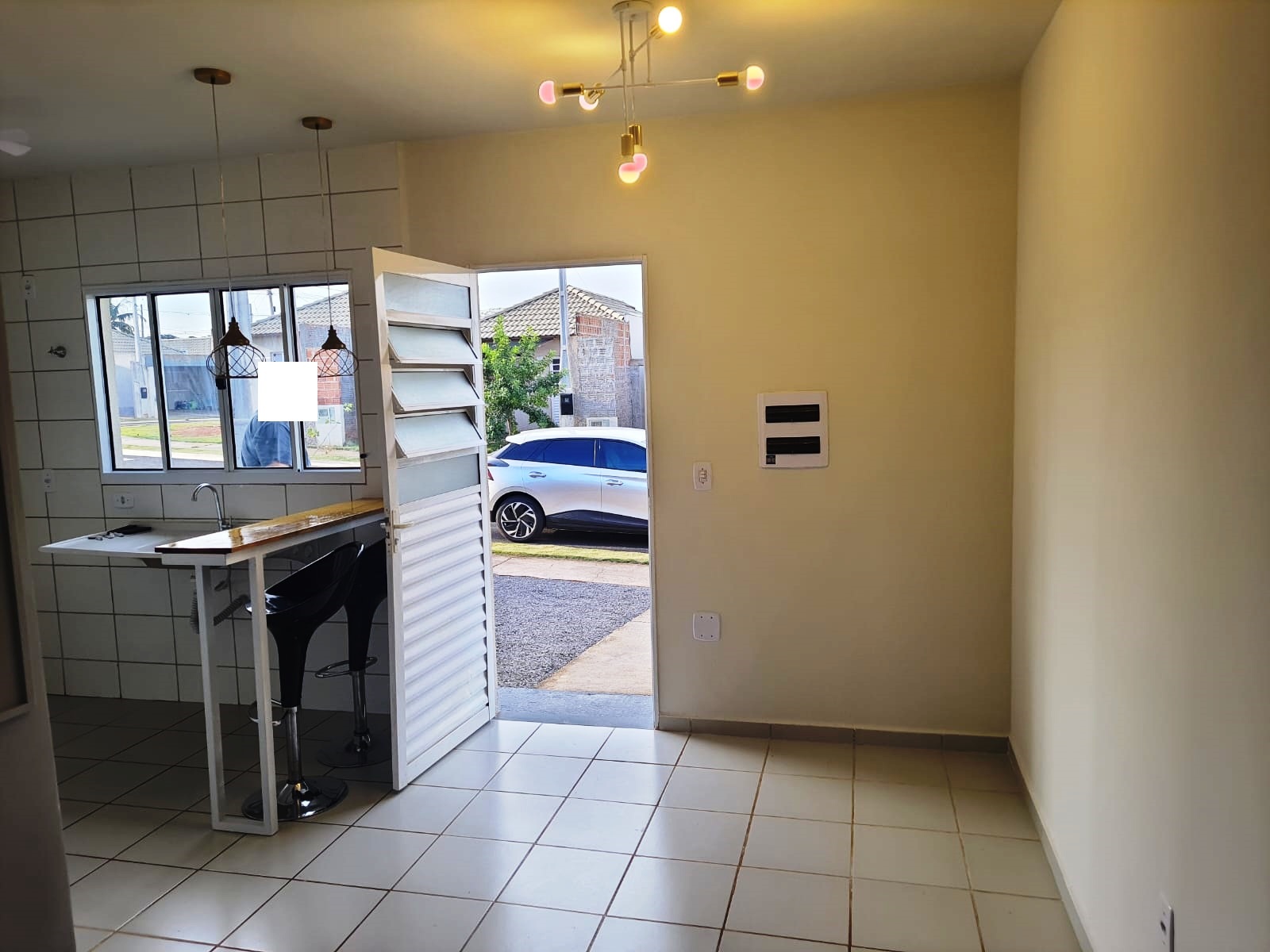 LINDA CASA NO CONDOMÍNIO PITANGUEIRAS, ABAIXO DO PREÇO DE MERCADO
