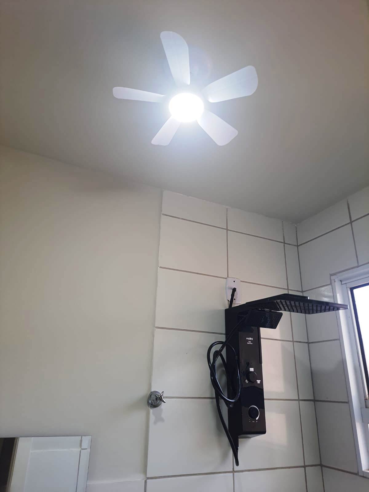 LINDA CASA NO CONDOMÍNIO PITANGUEIRAS, ABAIXO DO PREÇO DE MERCADO