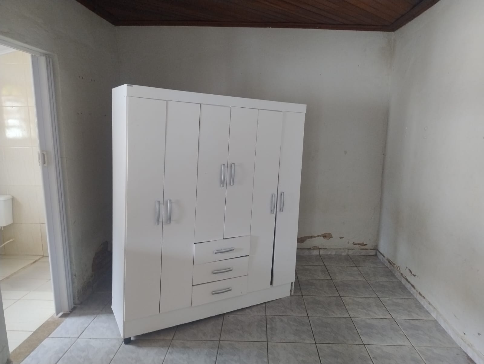 ÓTIMO INVESTIMENTO, DUAS CASAS NO MESMO TERRENO