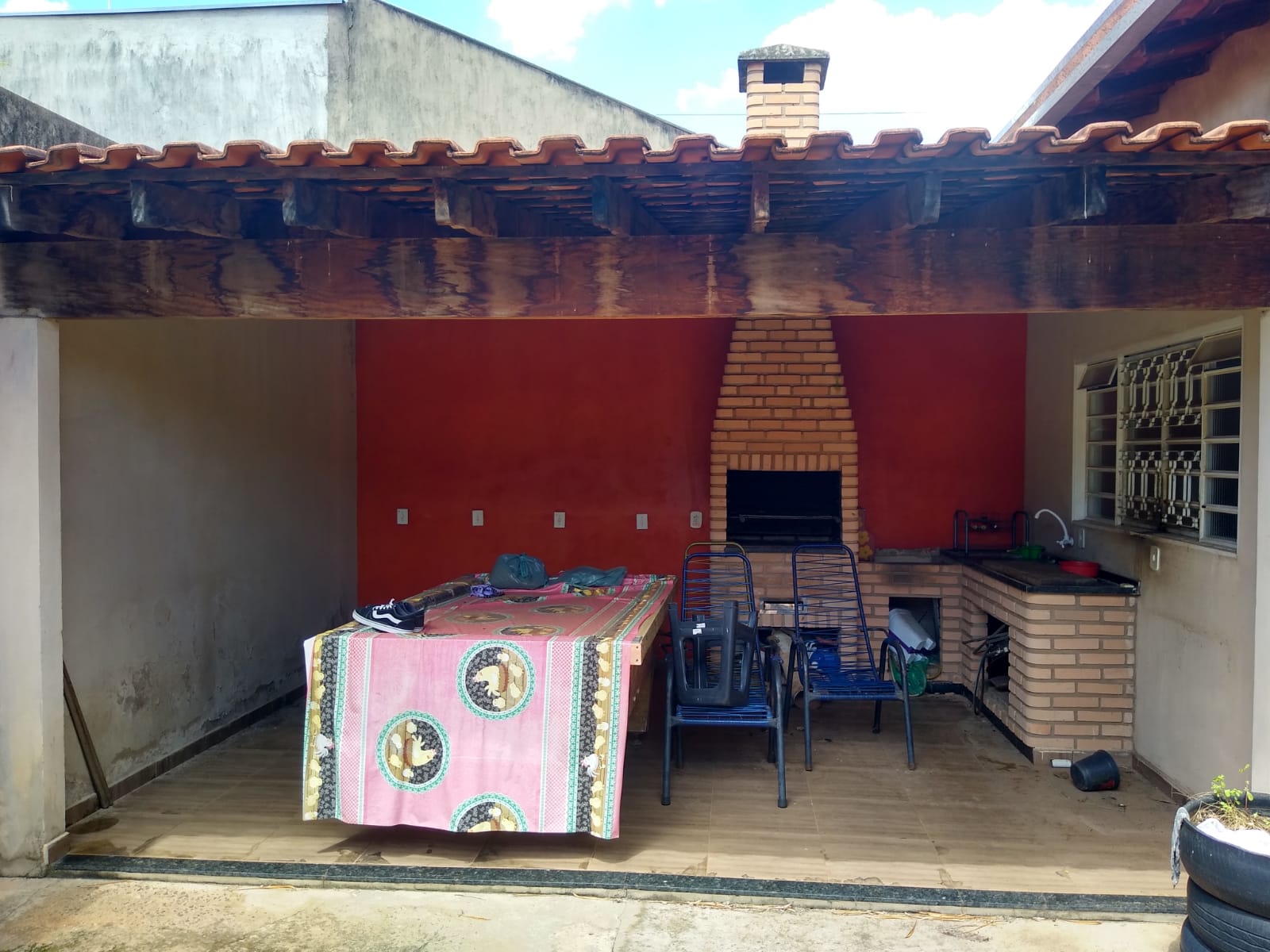 CASA COM 3 DORMITÓRIOS NO SANTA LEONOR