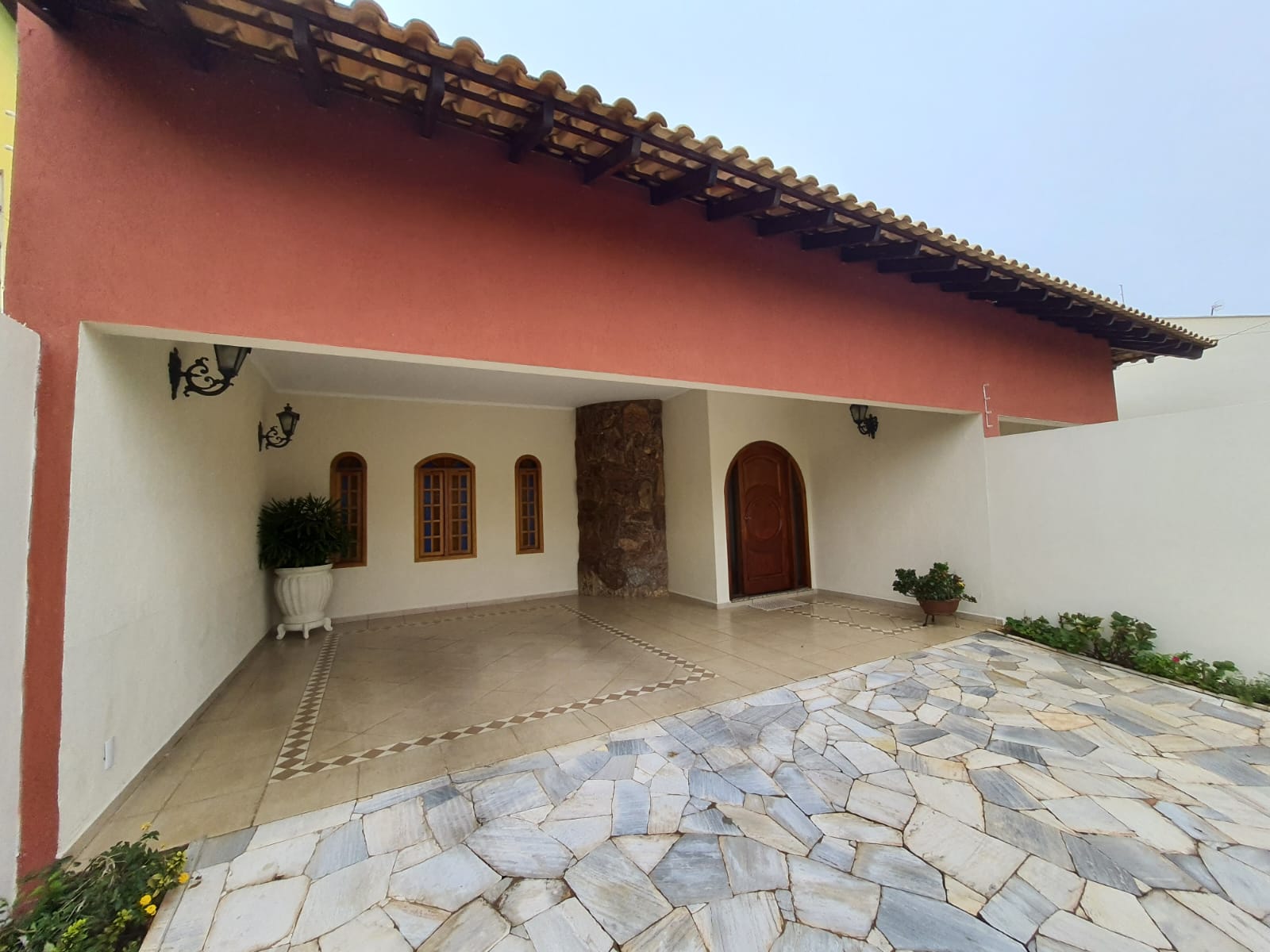 Rua Pioneiro Américo Pinto, 240 - Parque Residencial Mário Sabino