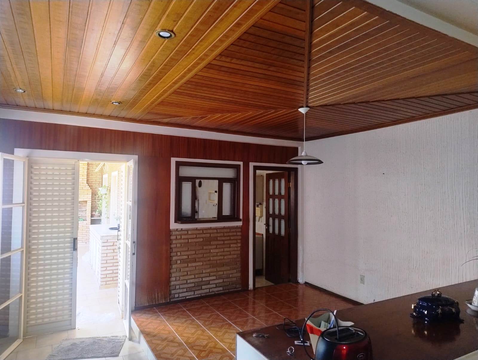 ÓTIMO SALÃO COMERCIAL COM ÓTIMA CASA NOS FUNDOS, NO CENTRO