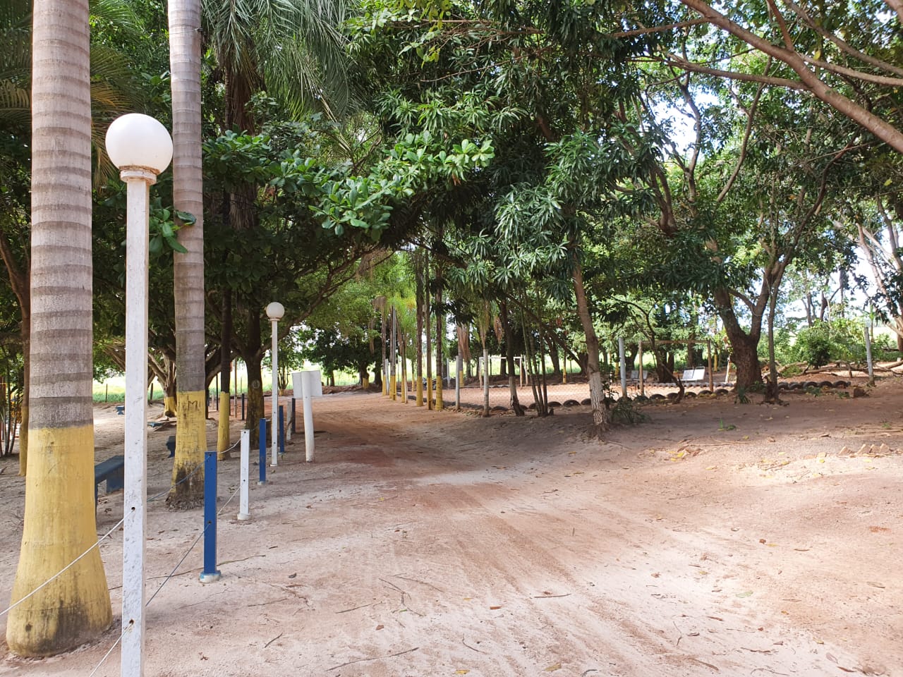 LINDO RANCHO NO CONDOMÍNIO RECANTO DO SOL NASCENTE