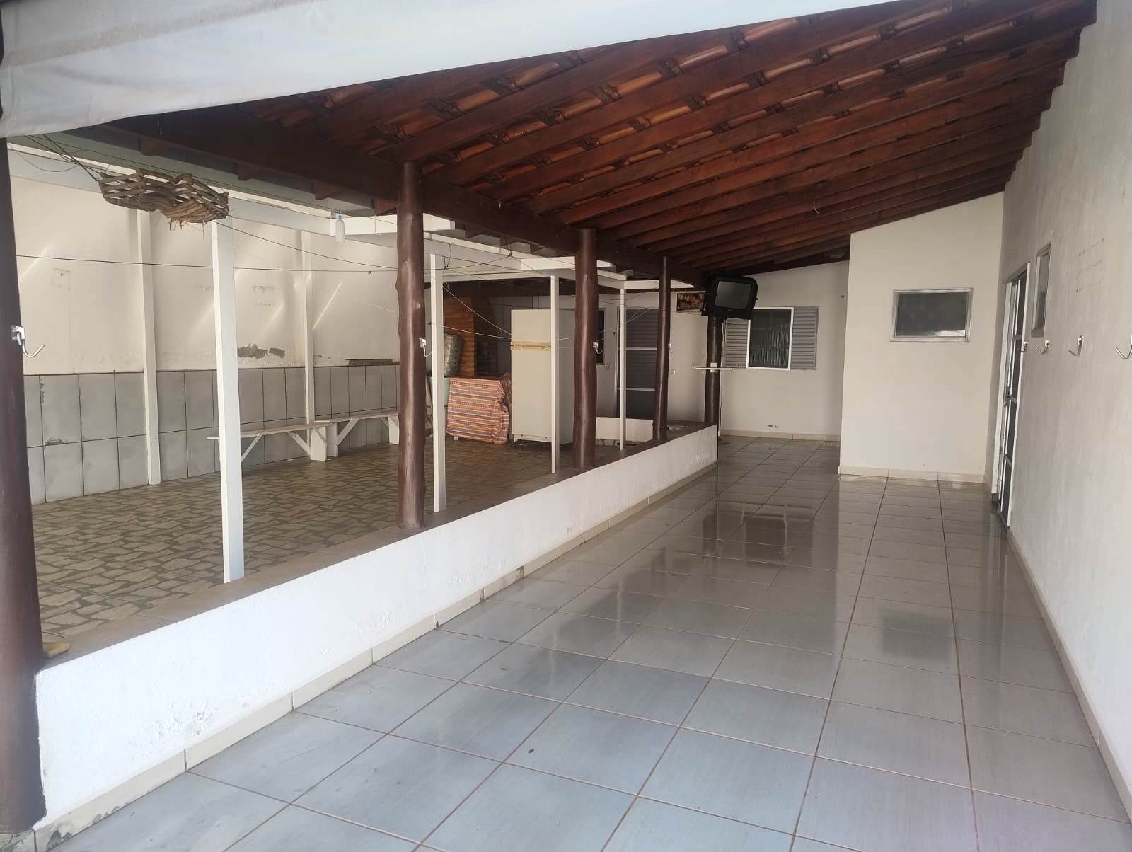LINDO RANCHO NO CONDOMÍNIO RECANTO DO SOL NASCENTE