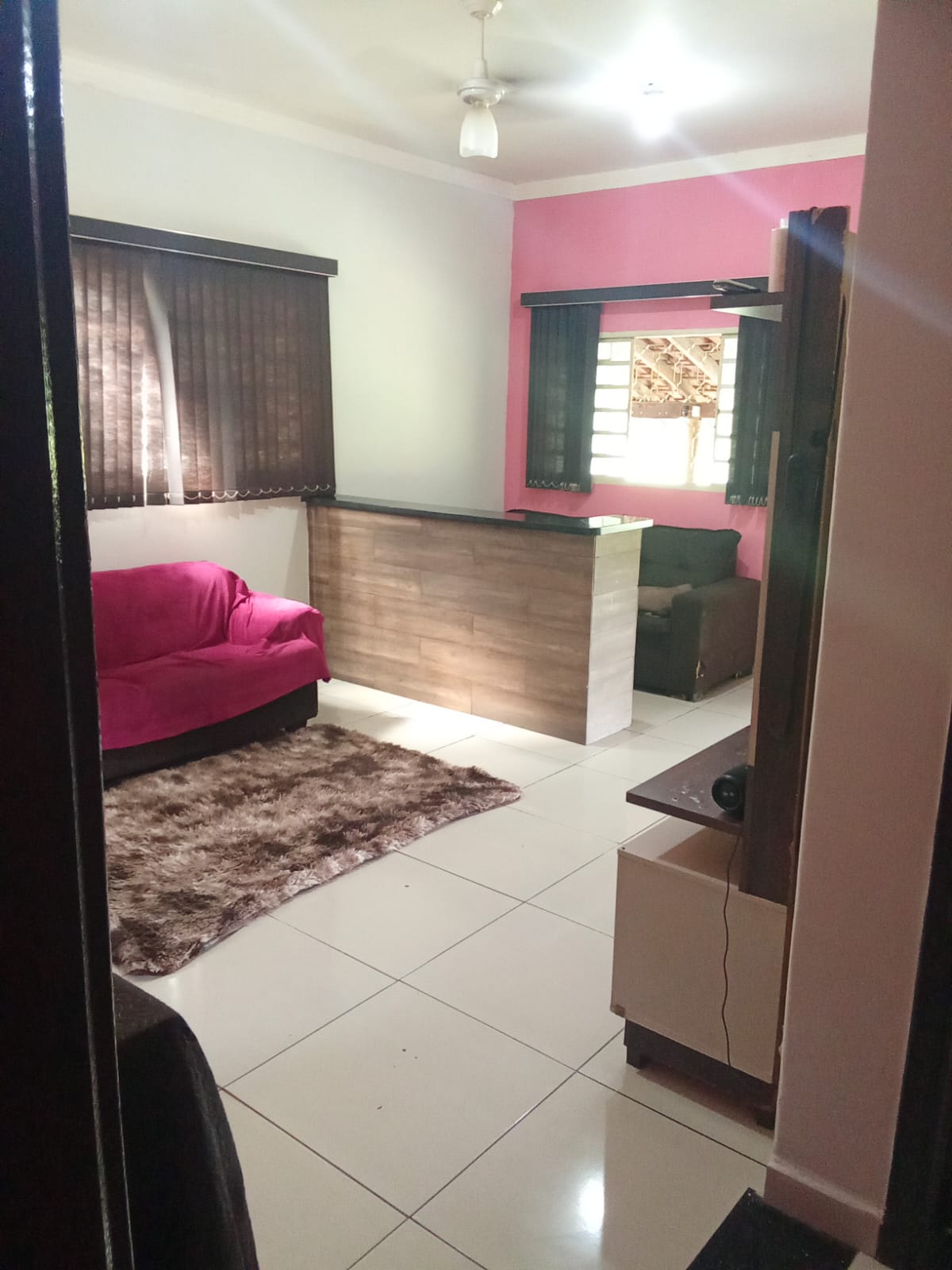 LINDO RANCHO NA BEIRA DA ÁGUA, COM PAZ E CONFORTO