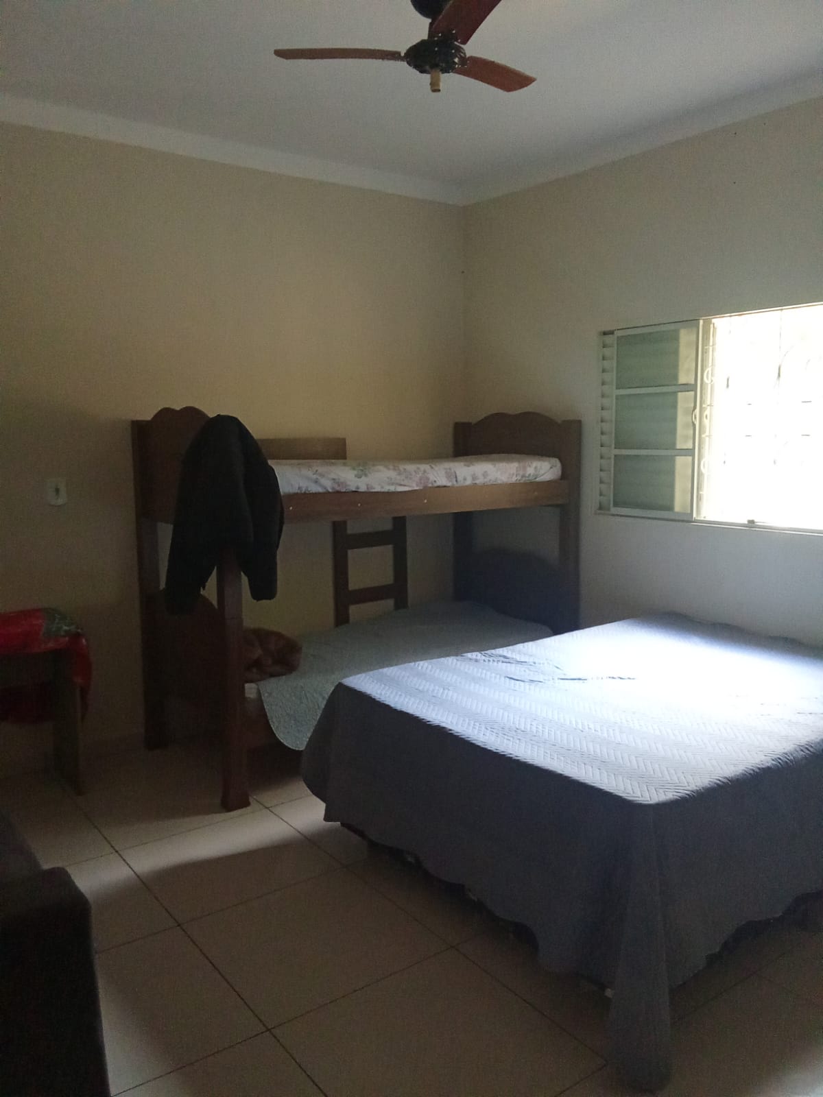 LINDO RANCHO NA BEIRA DA ÁGUA, COM PAZ E CONFORTO