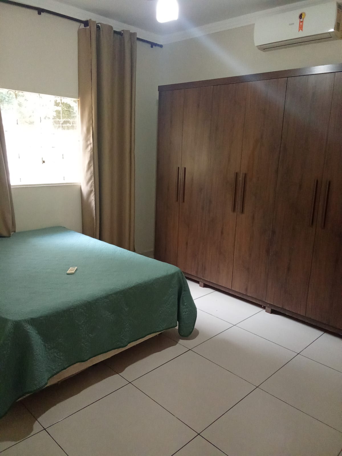 LINDO RANCHO NA BEIRA DA ÁGUA, COM PAZ E CONFORTO