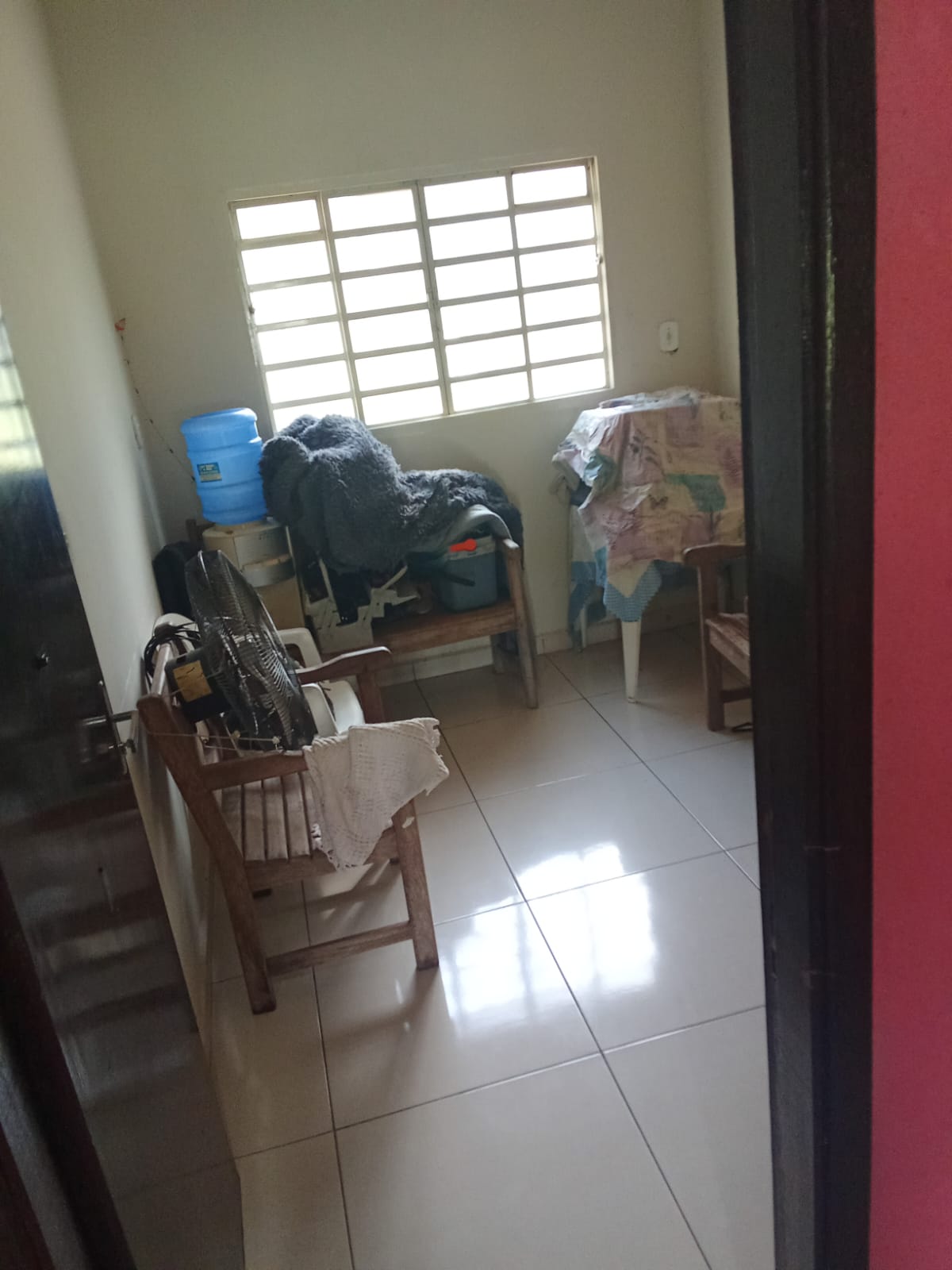 LINDO RANCHO NA BEIRA DA ÁGUA, COM PAZ E CONFORTO