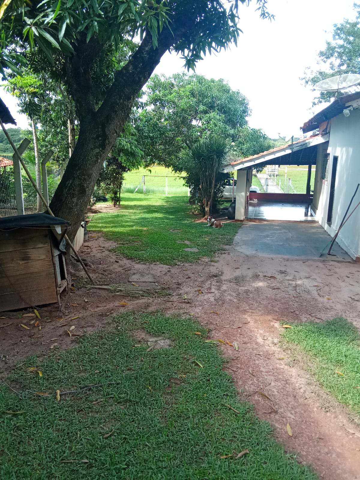 LINDO RANCHO NA BEIRA DA ÁGUA, COM PAZ E CONFORTO