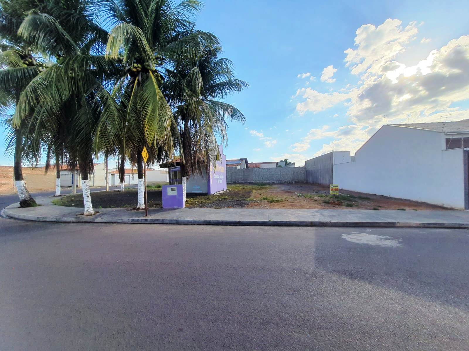 DOIS ÓTIMOS TERRENOS JUNTOS NO JARDIM DO LAGO 5