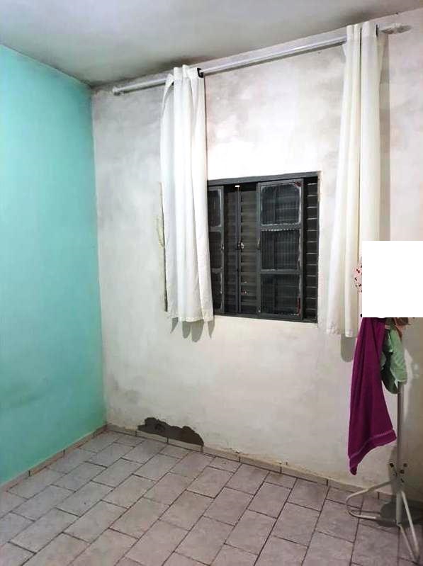 TRÊS IMÓVEIS DE ESQUINA NO MONREAL.