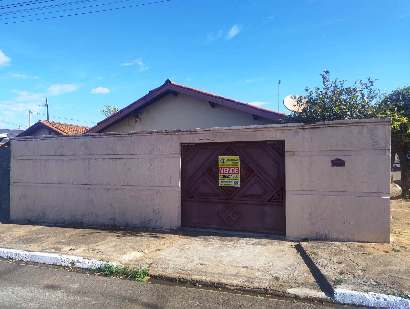 AVANHANDAVA - CASA DE ESQUINA NA RUA JORGE VELHO