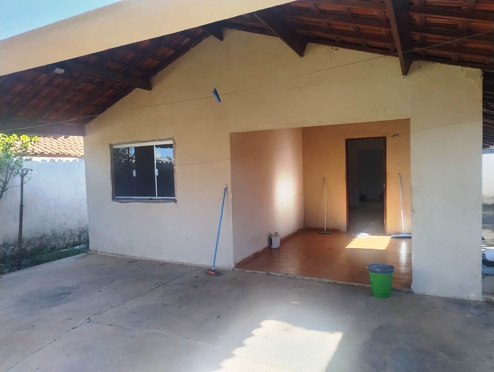 AVANHANDAVA - CASA DE ESQUINA NA RUA JORGE VELHO