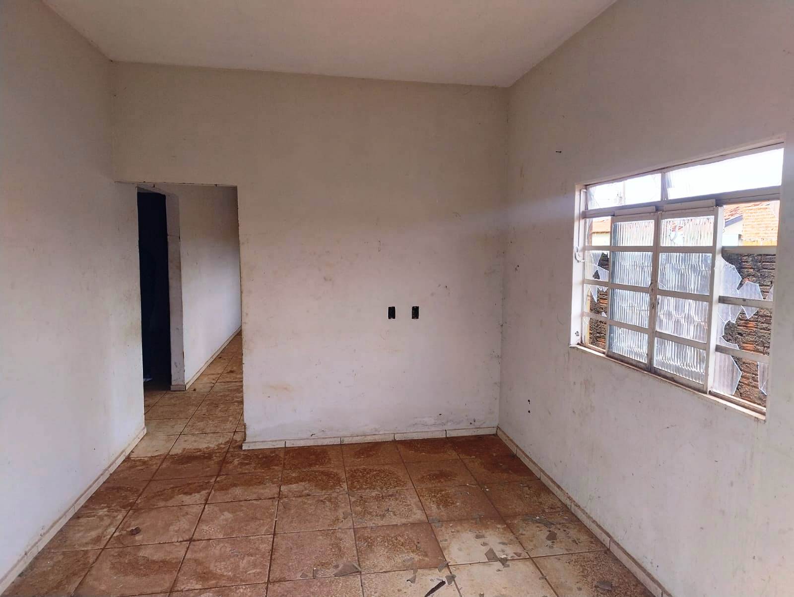 CASA DE ESQUINA NO TROPICAL, POSSIBILIDADE DE TER DOIS IMÓVEIS