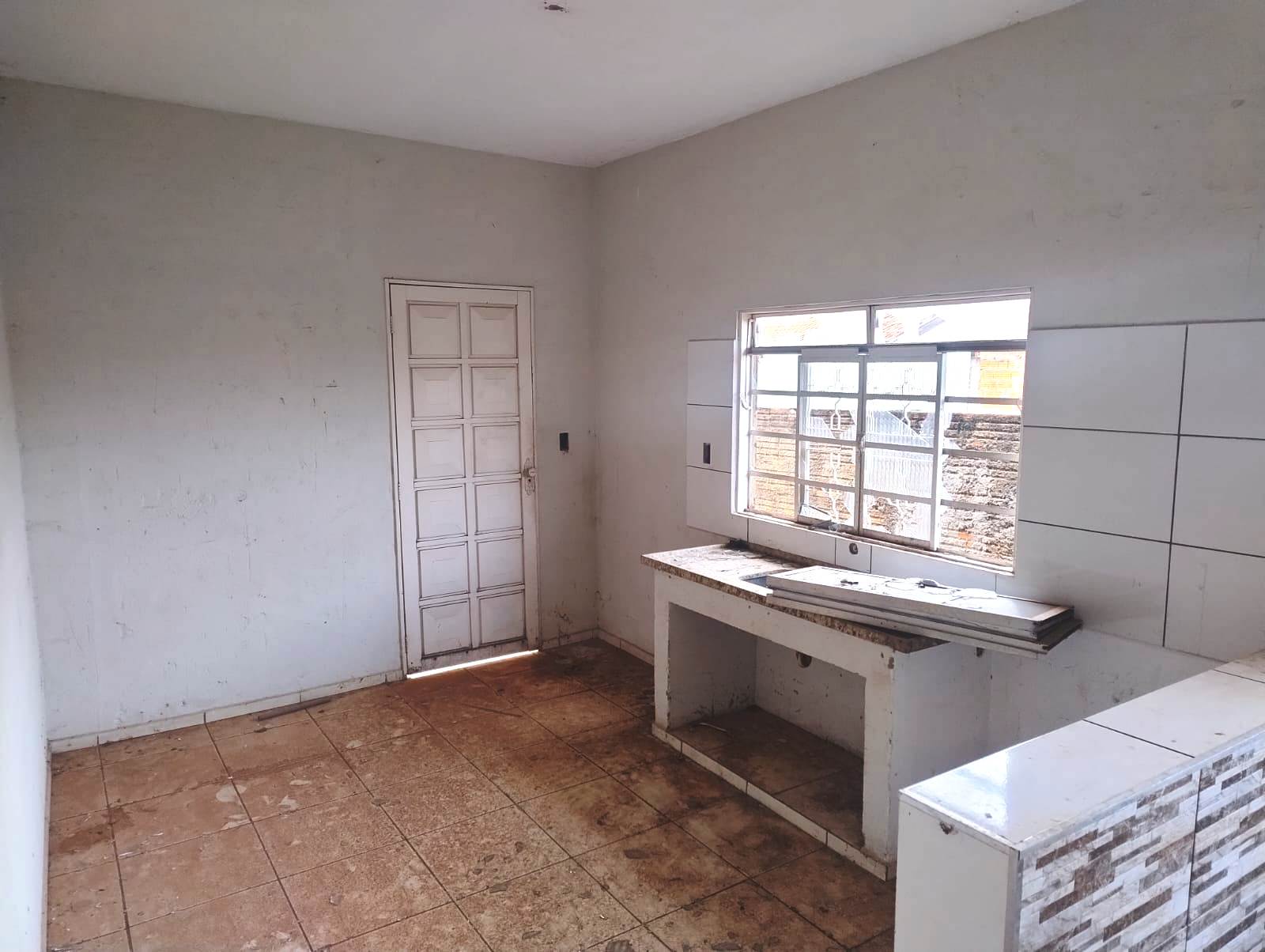 CASA DE ESQUINA NO TROPICAL, POSSIBILIDADE DE TER DOIS IMÓVEIS
