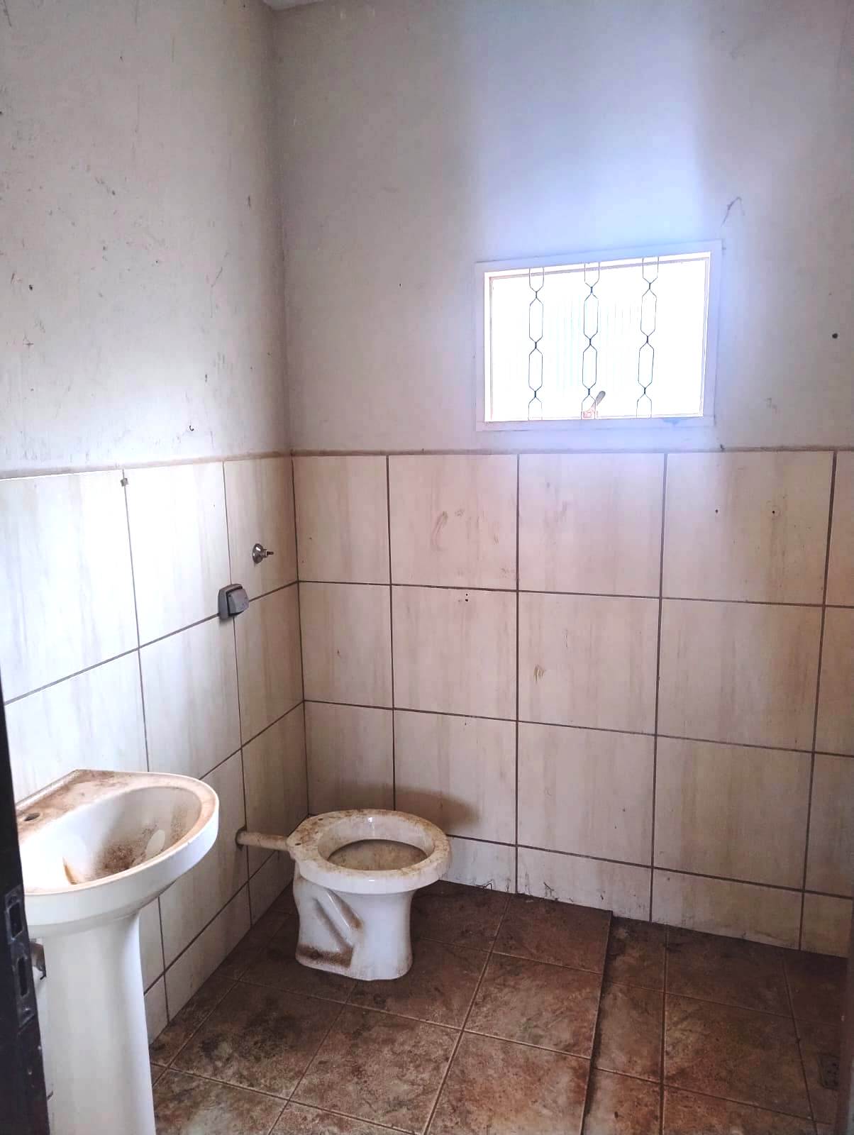 CASA DE ESQUINA NO TROPICAL, POSSIBILIDADE DE TER DOIS IMÓVEIS