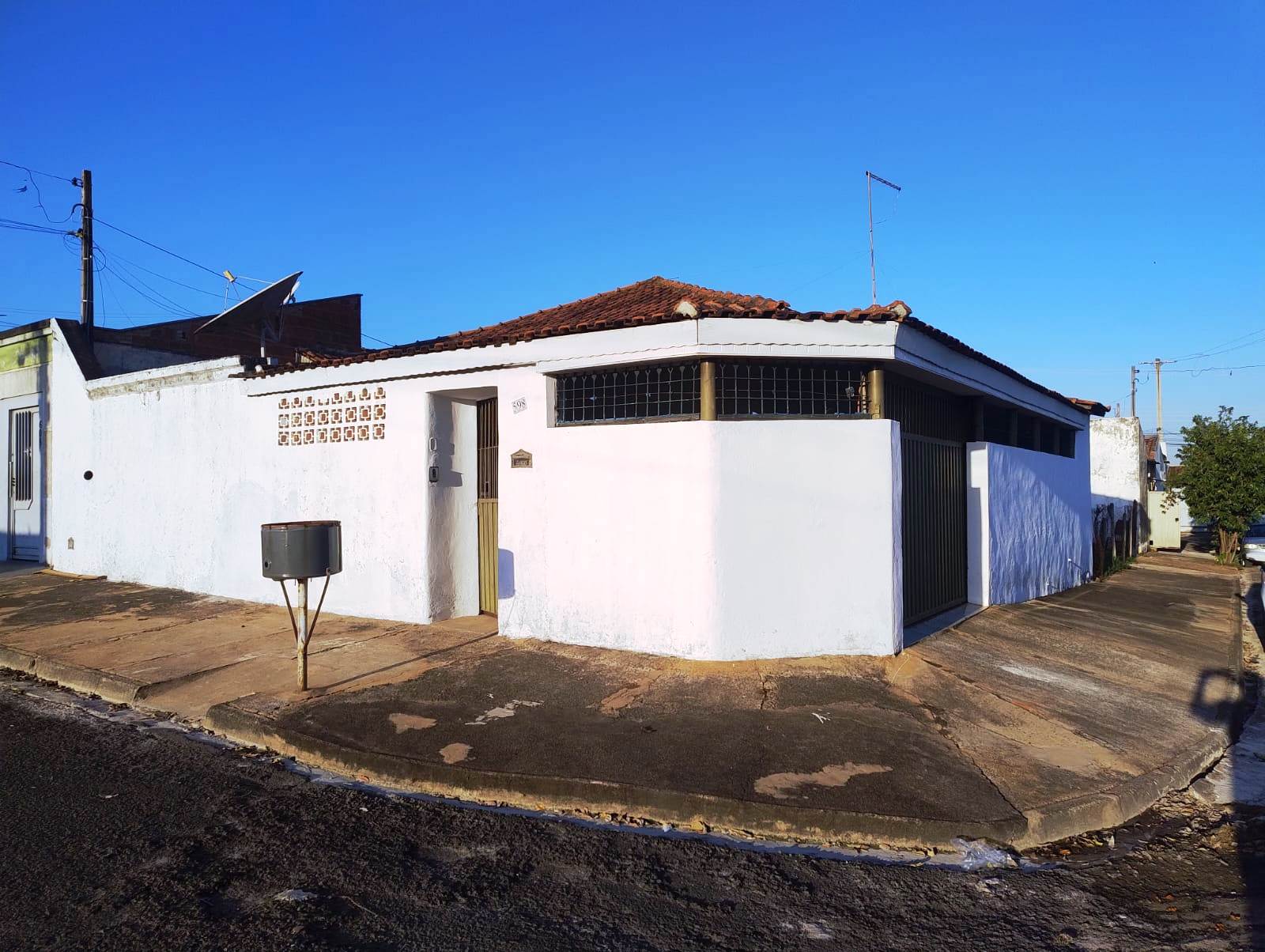ÓTIMA CASA DE ESQUINA NO COLINA VERDE