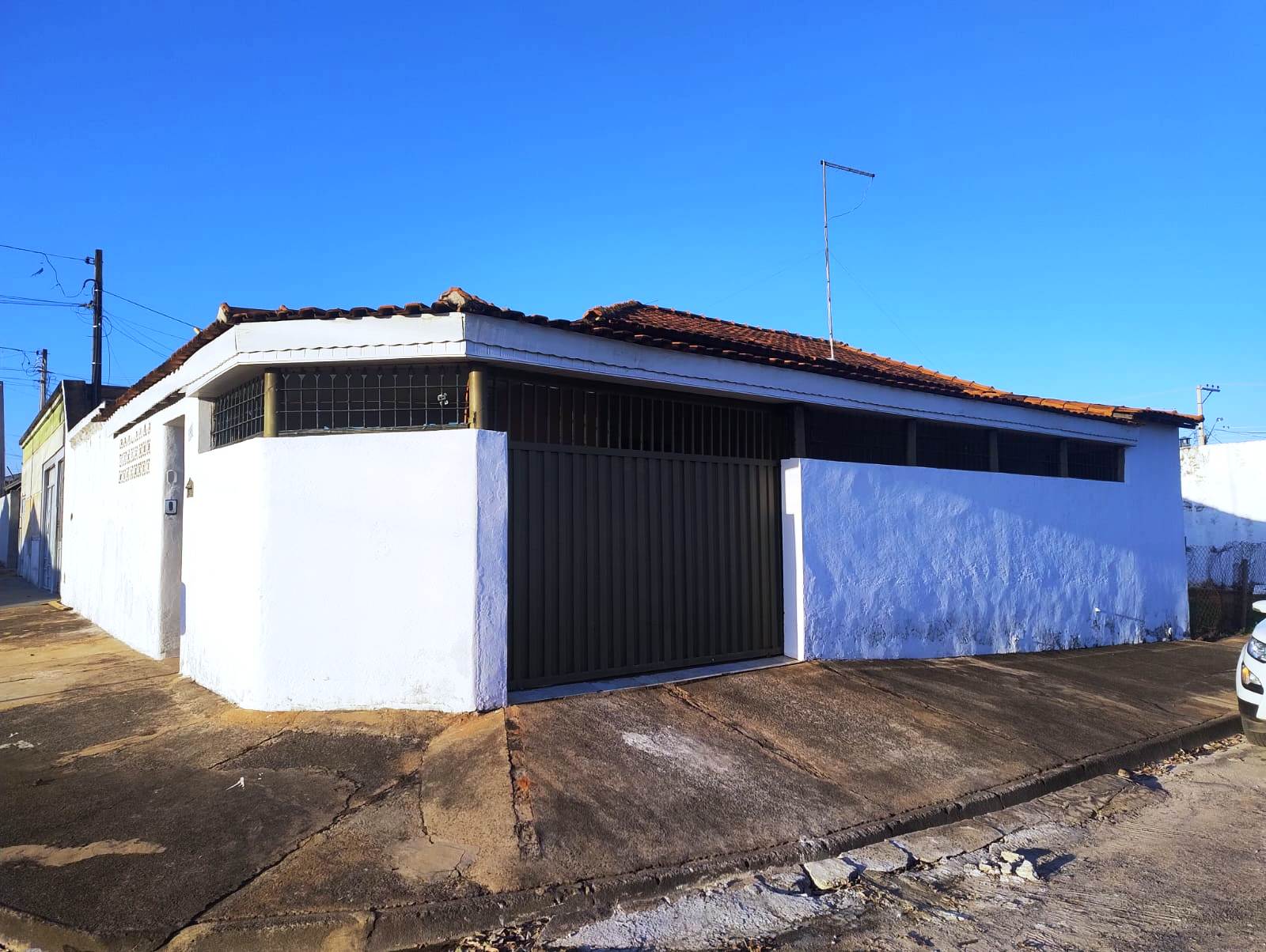 ÓTIMA CASA DE ESQUINA NO COLINA VERDE