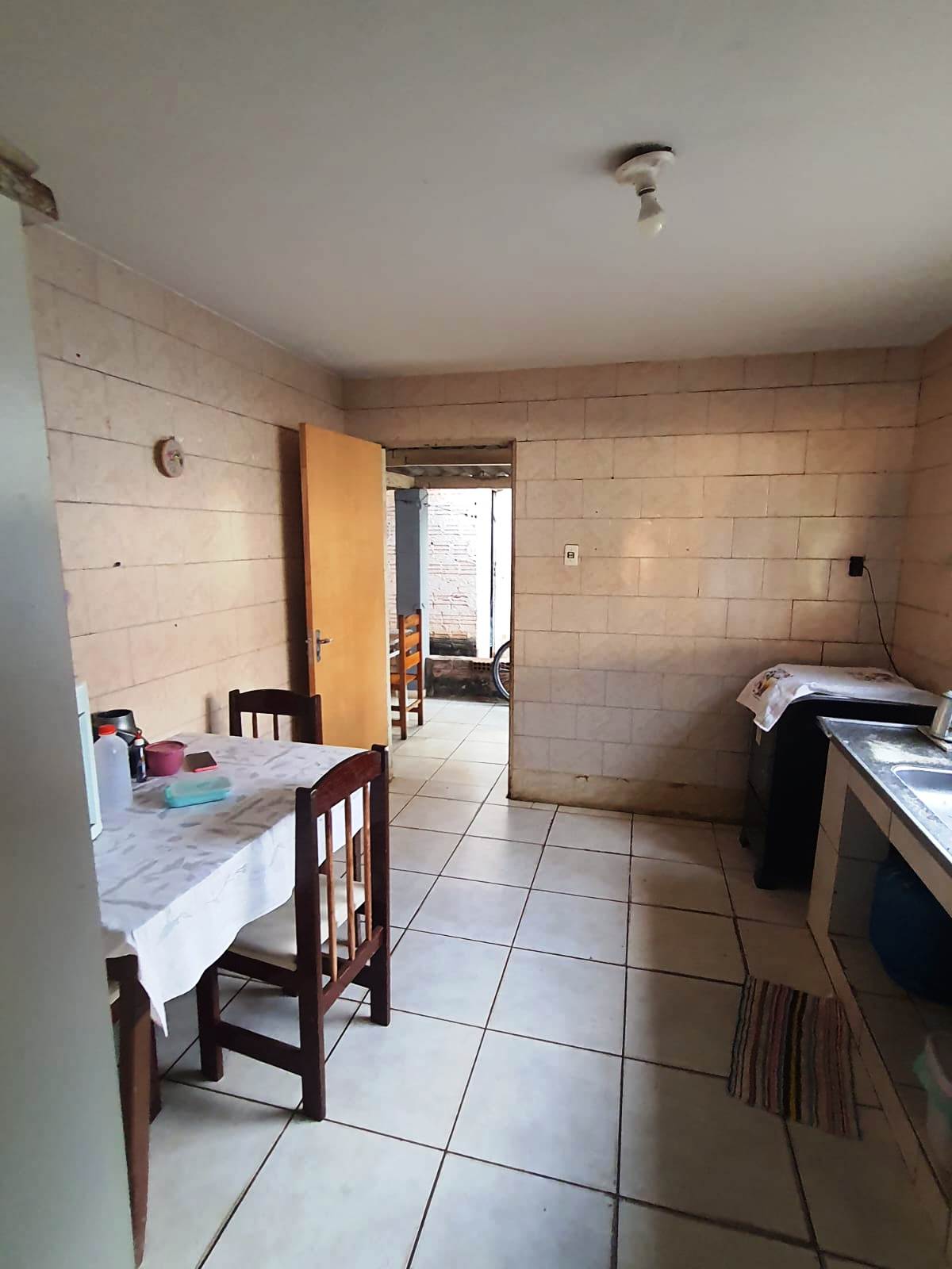CASA NO PRECINHO NA VILA AMÉRICA