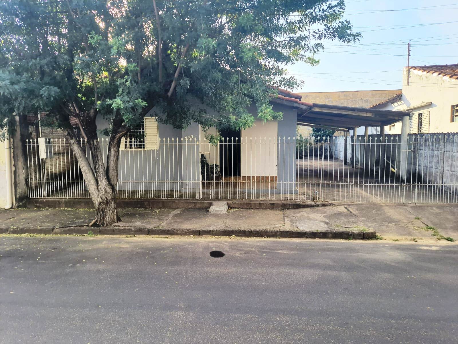 CASA NO PRECINHO NA VILA AMÉRICA
