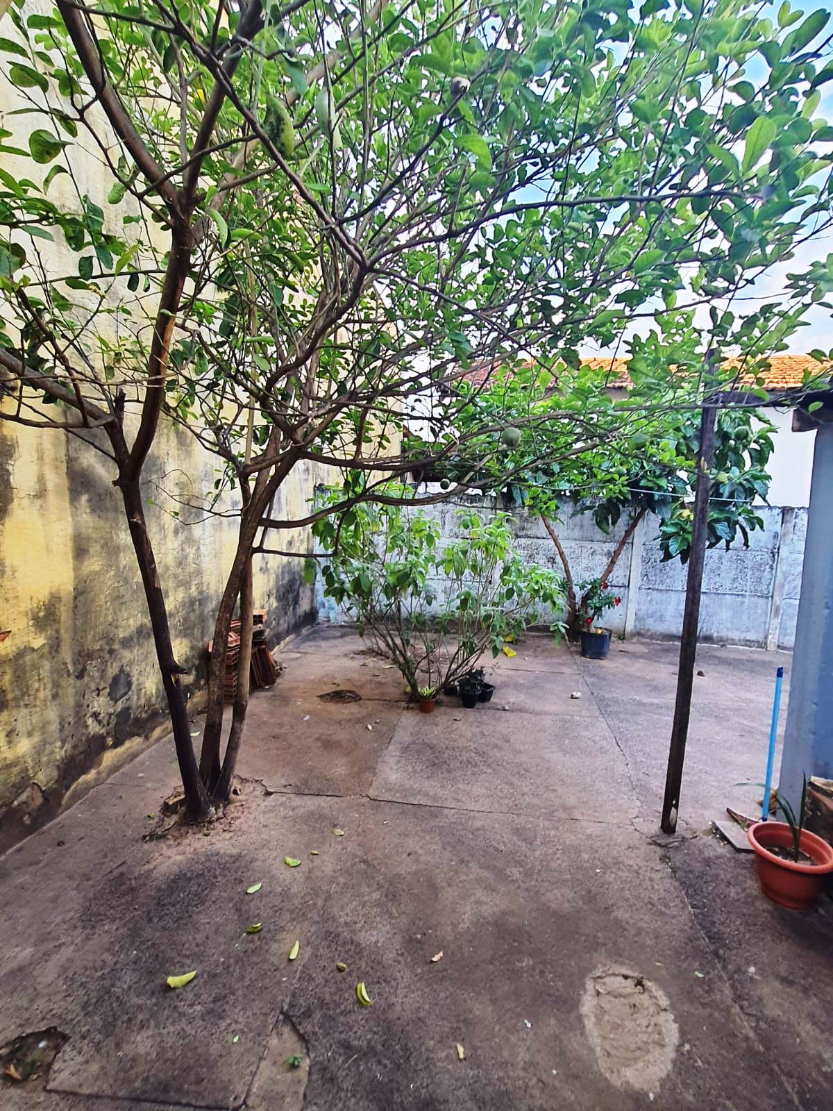 CASA NO PRECINHO NA VILA AMÉRICA