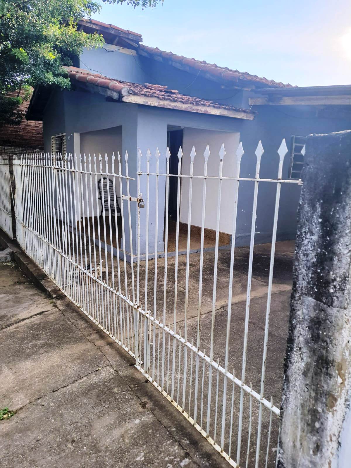 CASA NO PRECINHO NA VILA AMÉRICA