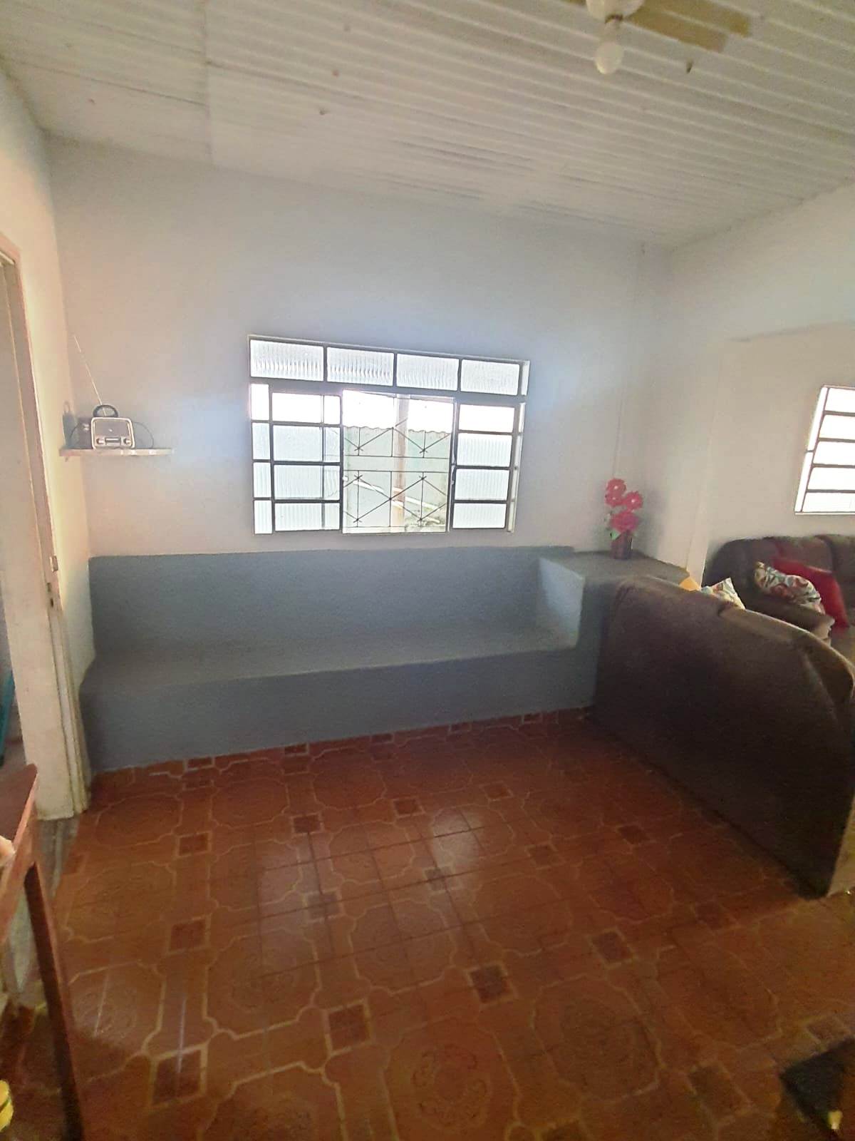 CASA NO PRECINHO NA VILA AMÉRICA