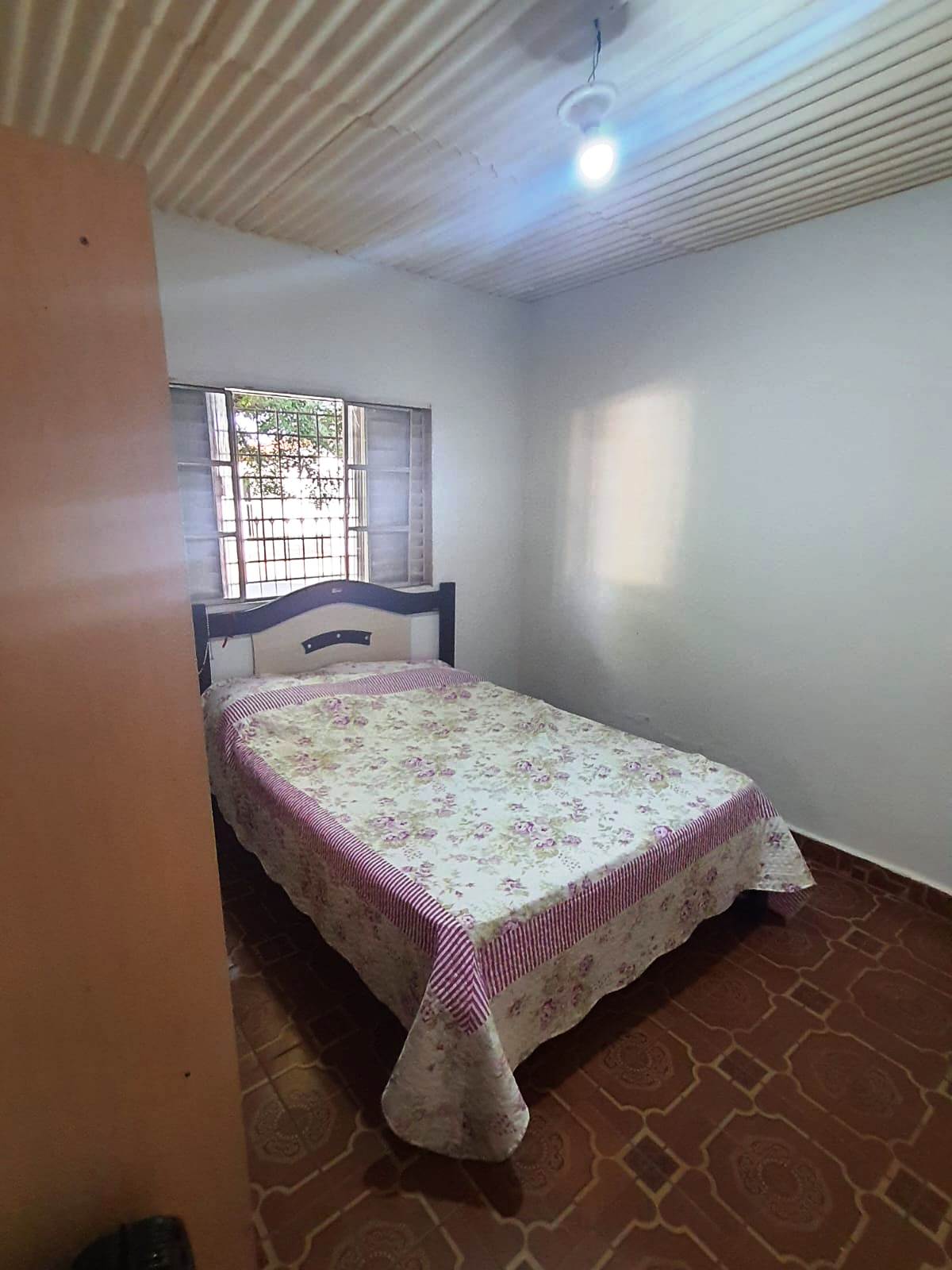CASA NO PRECINHO NA VILA AMÉRICA