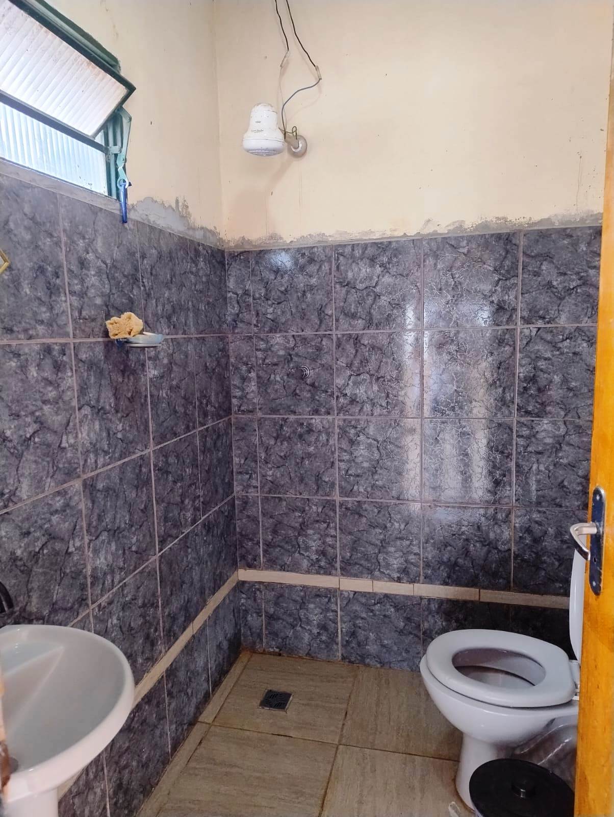 RANCHO COM PISCINA NO CONDOMINIO IPÊ