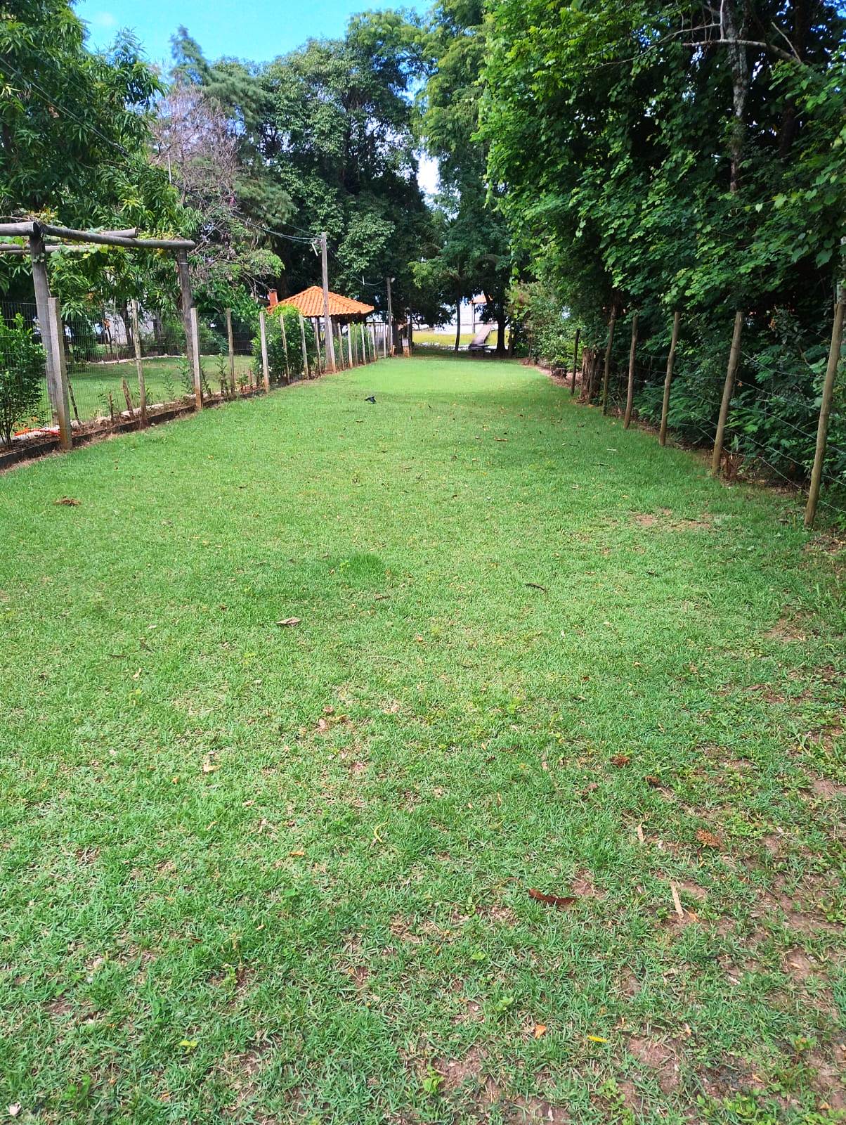 RANCHO COM PISCINA NO CONDOMINIO IPÊ