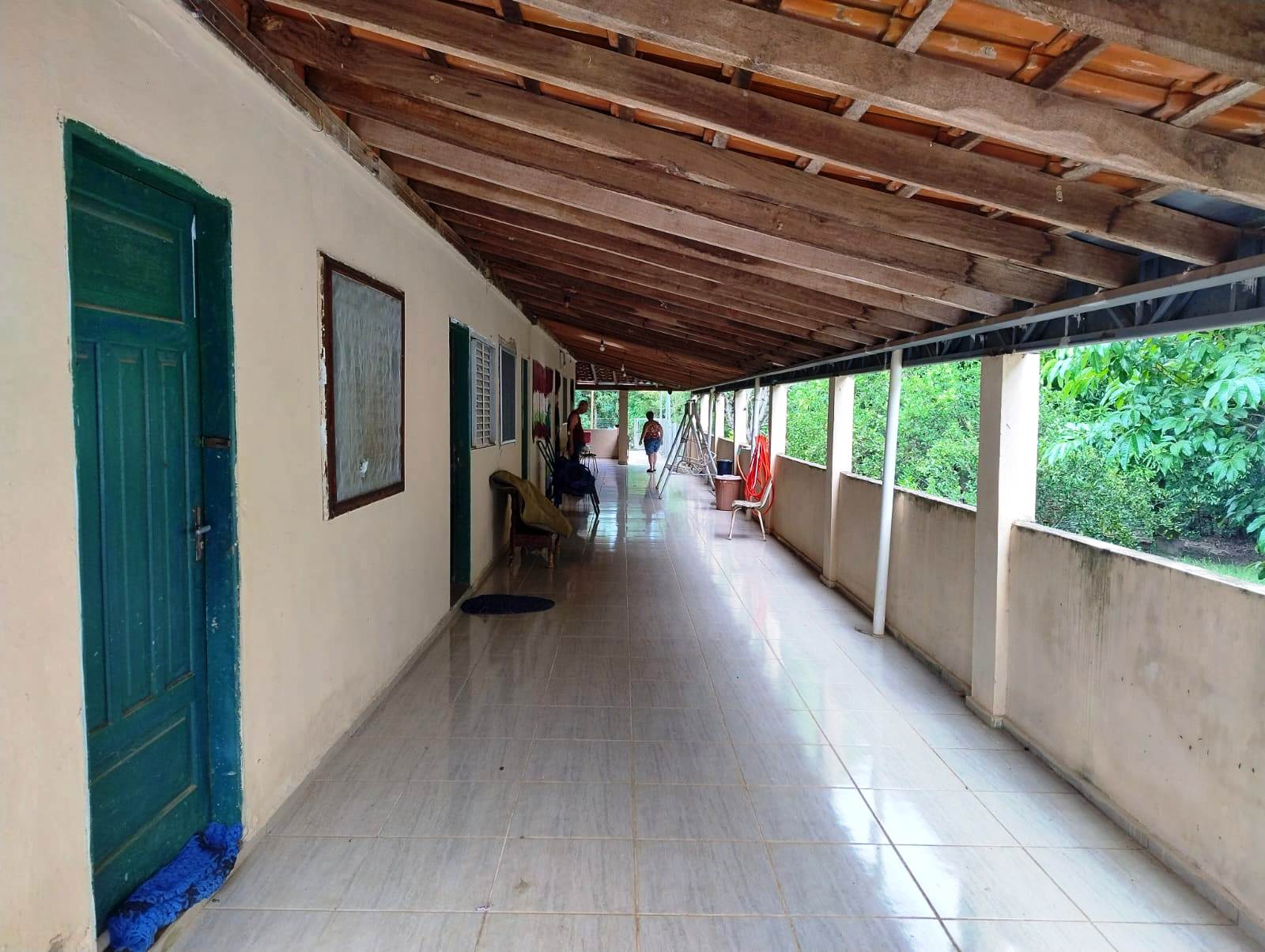 RANCHO COM PISCINA NO CONDOMINIO IPÊ