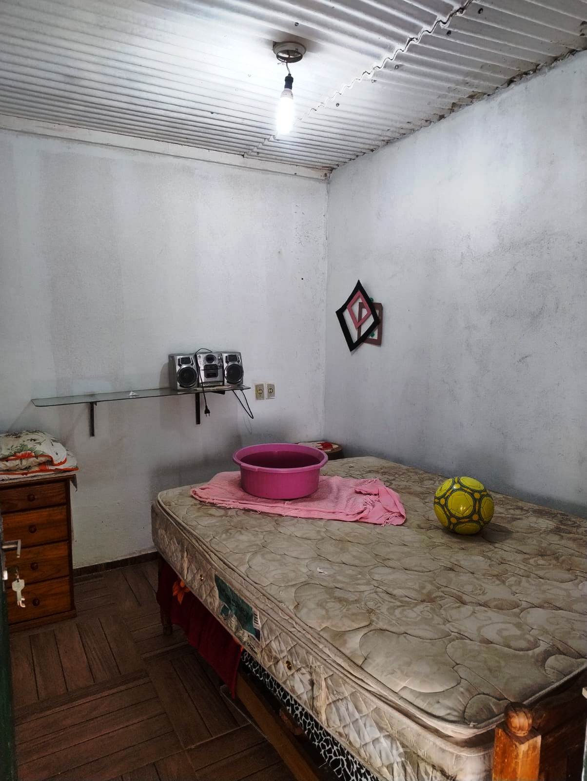 RANCHO COM PISCINA NO CONDOMINIO IPÊ