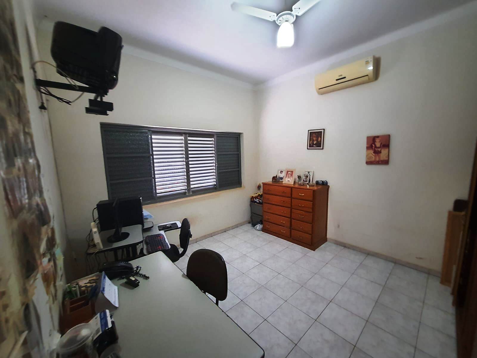 ÓTIMA CASA NO CENTRO 