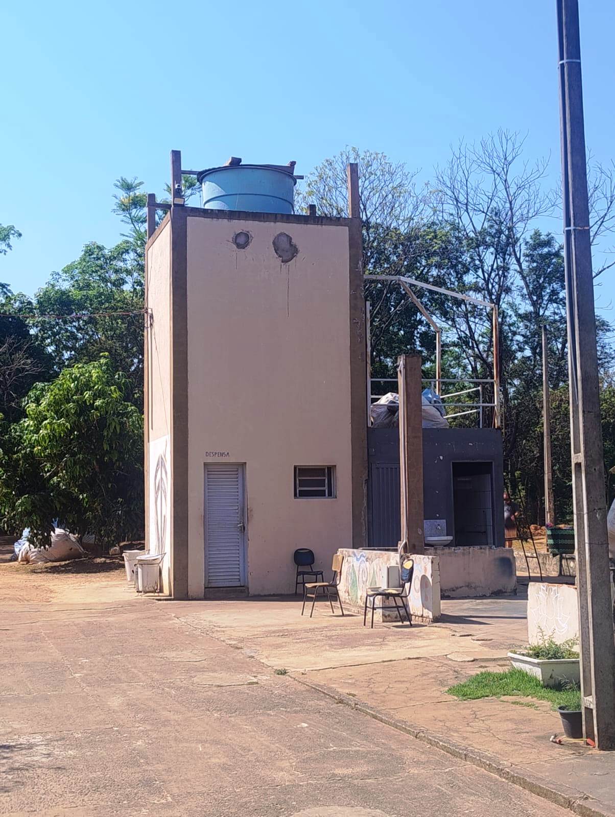 CHÁCARA COM 8 DORMITÓRIOS