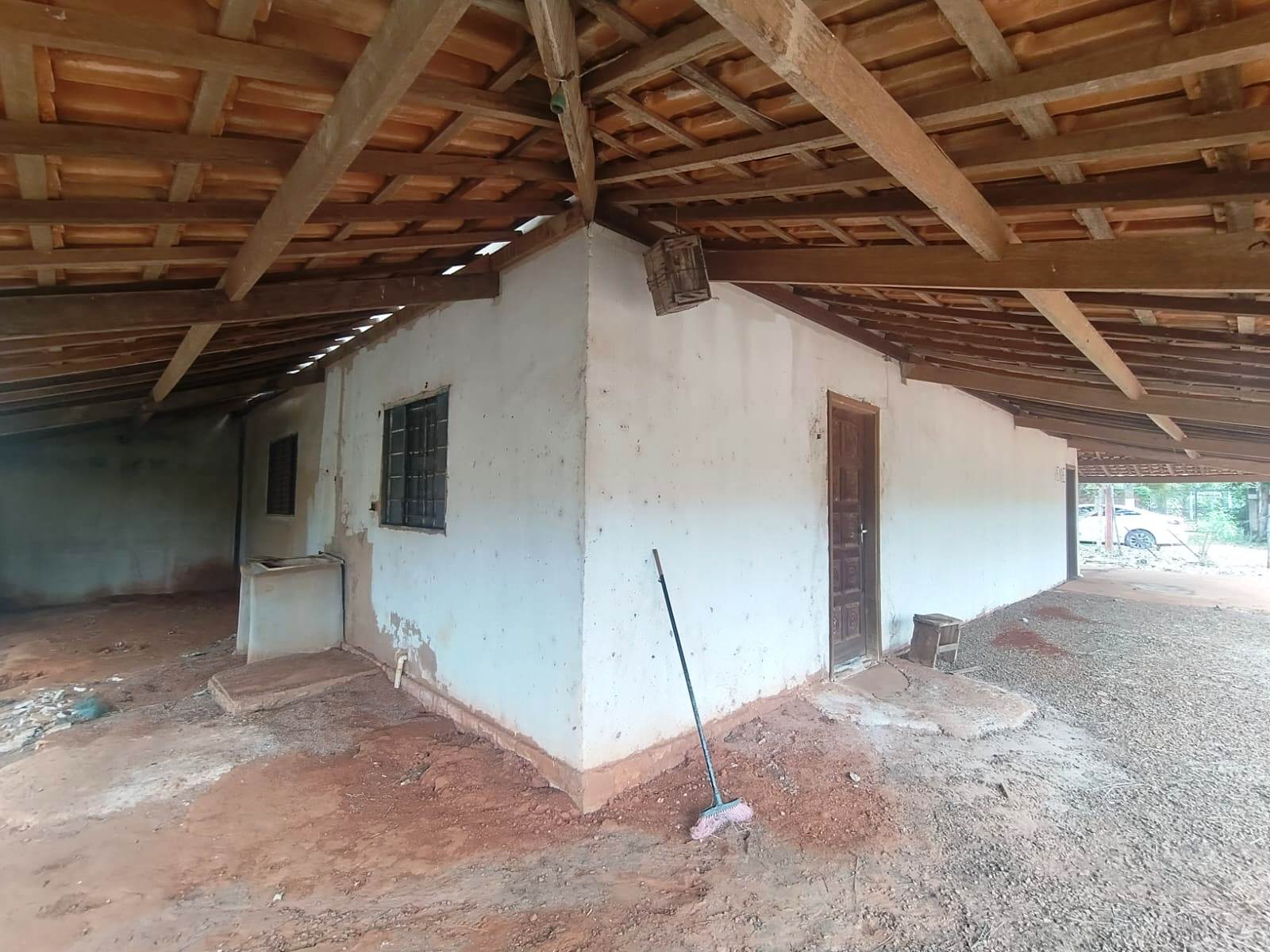 RANCHO EM FASE DE ACABAMENTO NO SAN MARINO