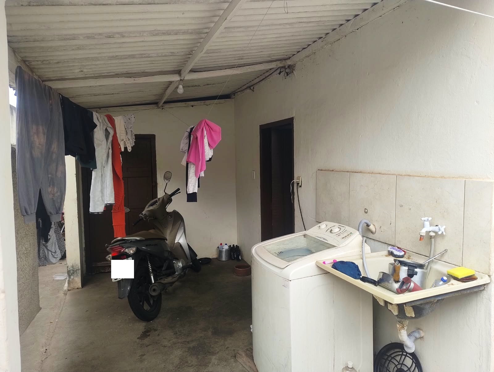 DUAS CASAS NA VILA SÃO JOAQUIM