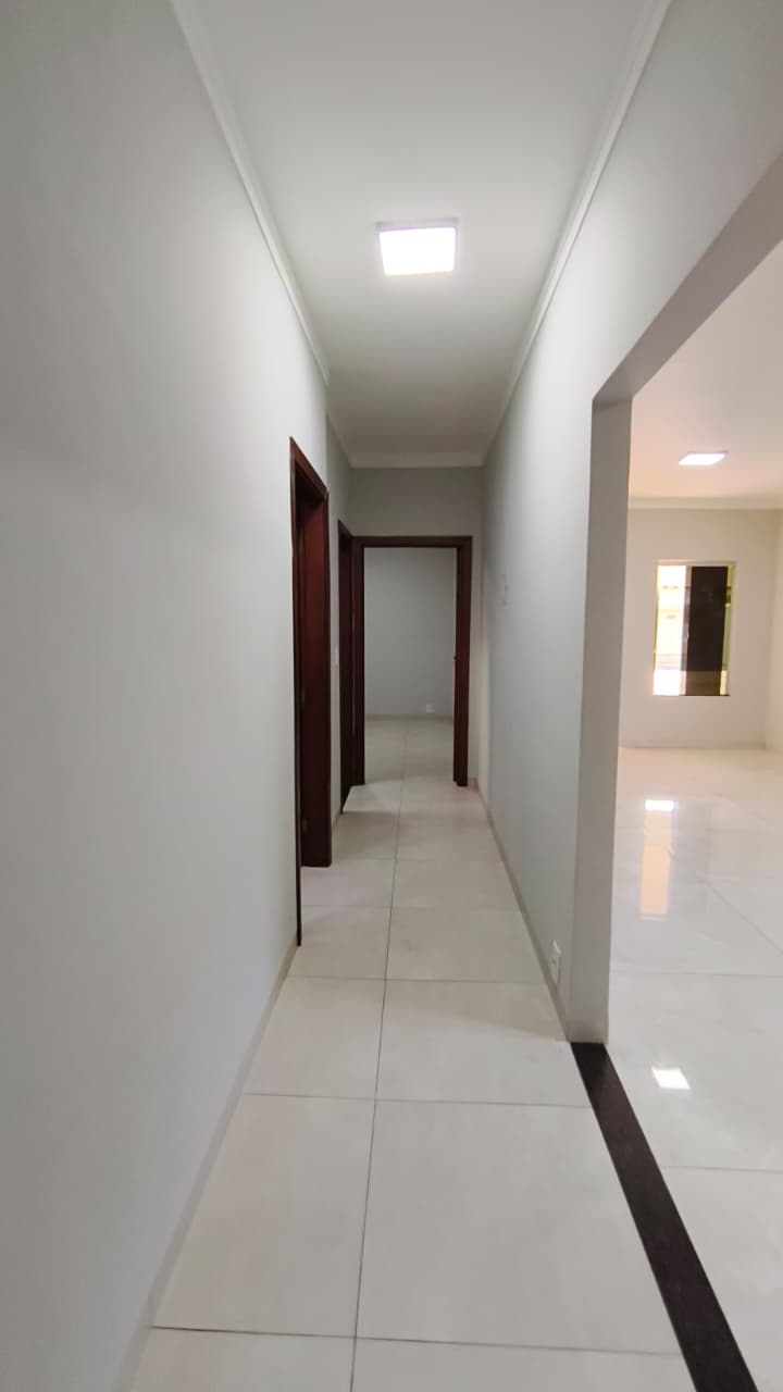 ÓTIMA CASA COM PISCINA NO JARDIM DEL REY