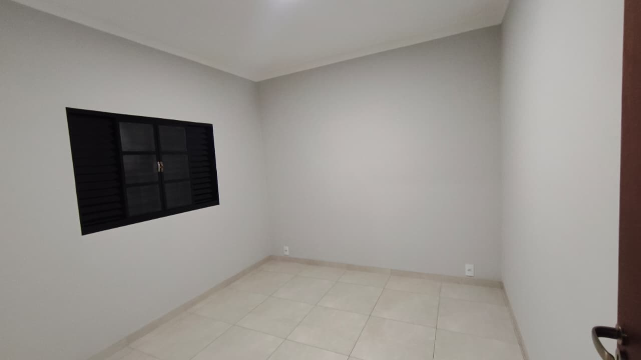 ÓTIMA CASA COM PISCINA NO JARDIM DEL REY