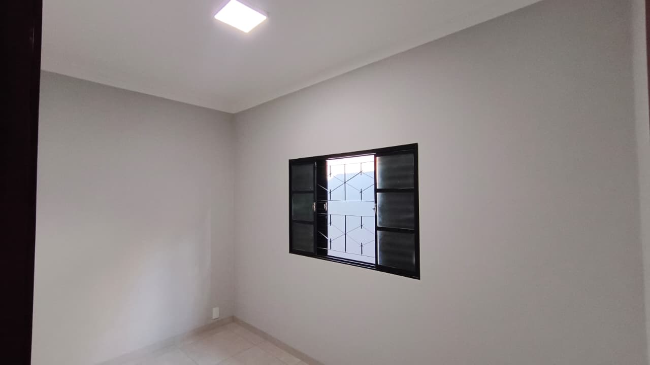 ÓTIMA CASA COM PISCINA NO JARDIM DEL REY