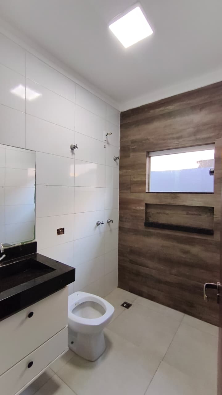 ÓTIMA CASA COM PISCINA NO JARDIM DEL REY