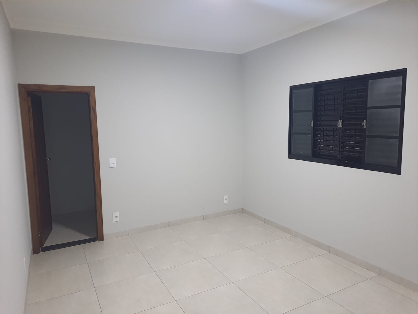 ÓTIMA CASA COM PISCINA NO JARDIM DEL REY