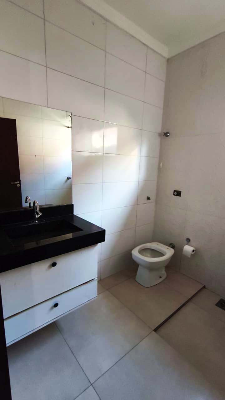 ÓTIMA CASA COM PISCINA NO JARDIM DEL REY