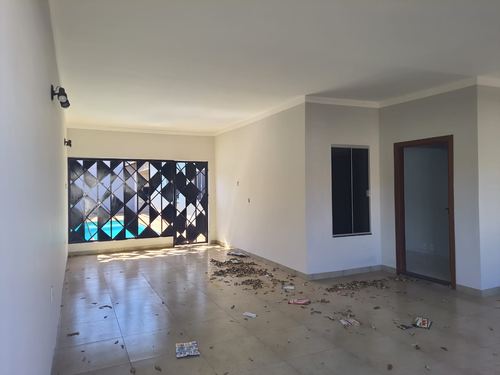 ÓTIMA CASA COM PISCINA NO JARDIM DEL REY