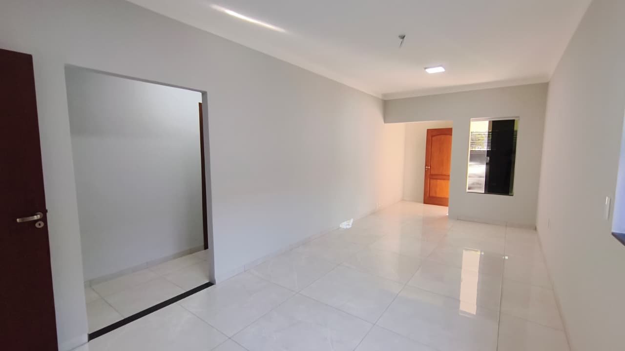 ÓTIMA CASA COM PISCINA NO JARDIM DEL REY