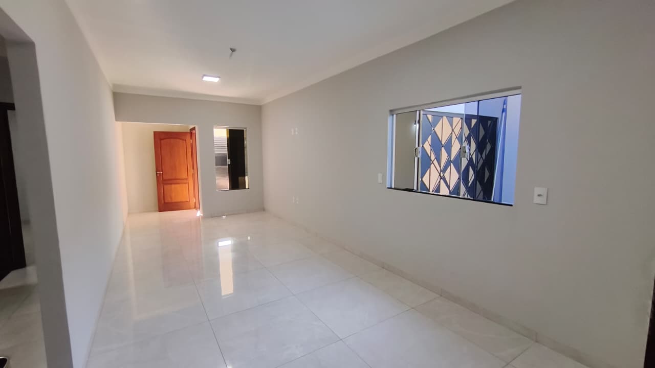 ÓTIMA CASA COM PISCINA NO JARDIM DEL REY