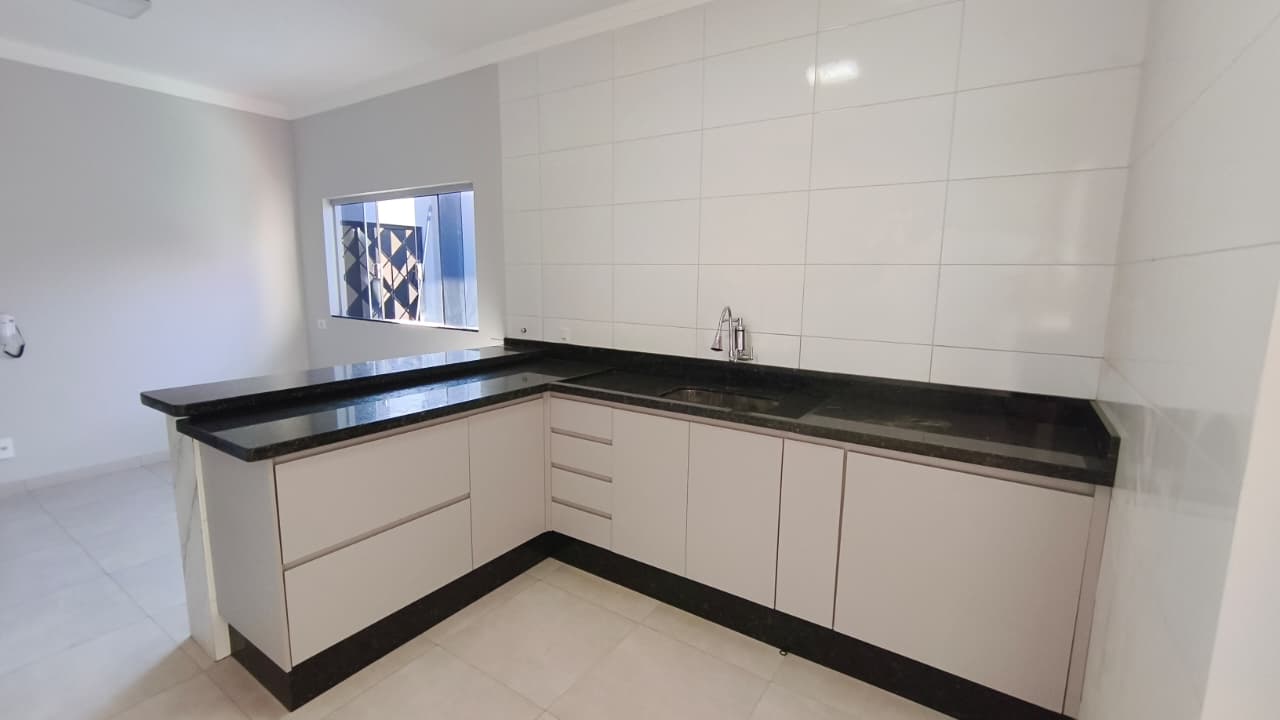 ÓTIMA CASA COM PISCINA NO JARDIM DEL REY