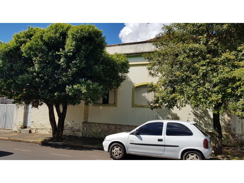 Rua Brasil,300 - Vila Martins