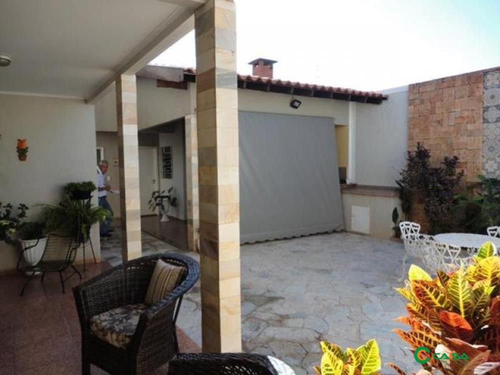 Próximo à Padaria Art Pão, Vila Martins - Penápolis,0 - Vila Martins